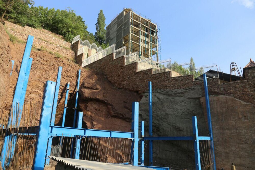 تصویر چالش ساخت وساز روی کوهپایه ها/دولتی فربه با انبوهی امور پیچ درپیچ